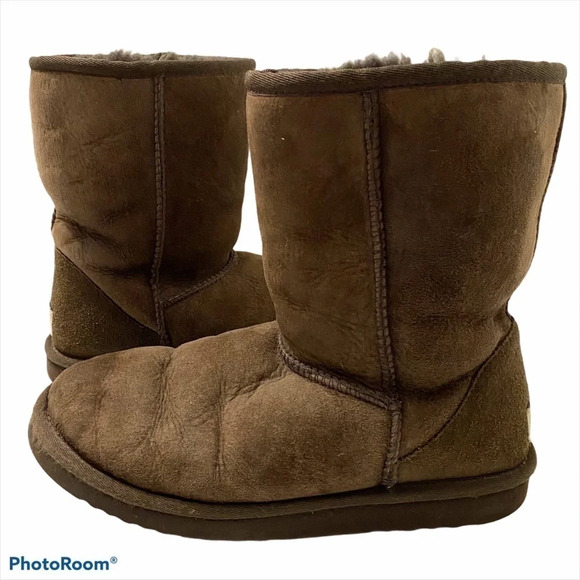 Ugg Australia Classic 5825 Boots Genuine Sheepskin Leather Upper Brown W7 - Picture 1 of 12